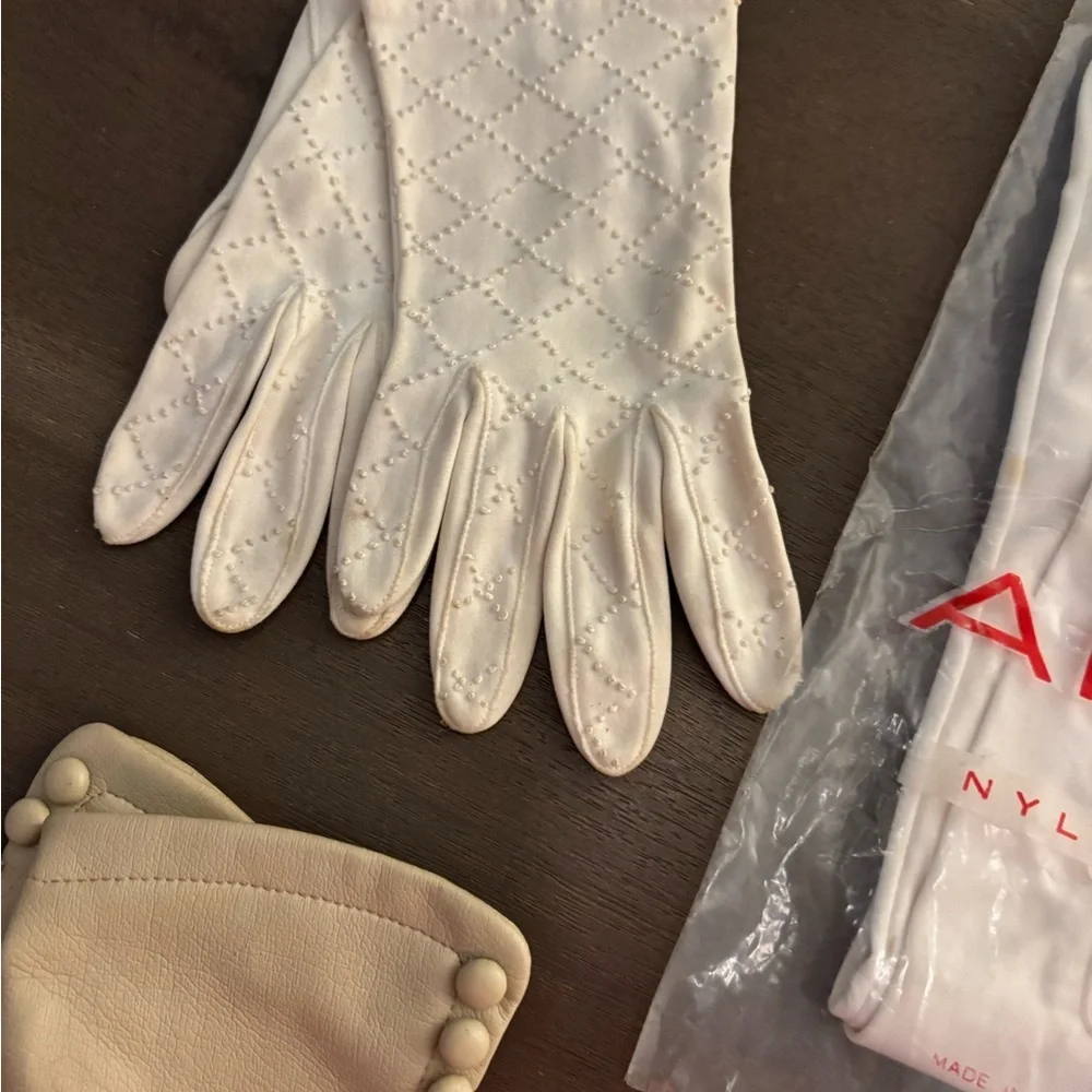 Lot /Collection of Vintage Ladies Gloves